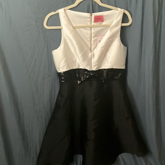 Kate Spade: Black/Cream Square Sequin Bow fit & flare dress~ v-neck- zip back- 6 - Picture 1 of 16